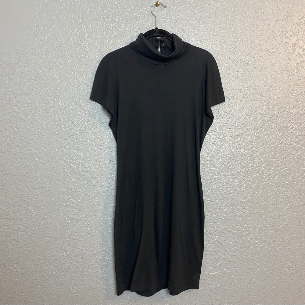 VINTAGE HUNTERS RUN TURTLE NECK BODY-CON DRESS
